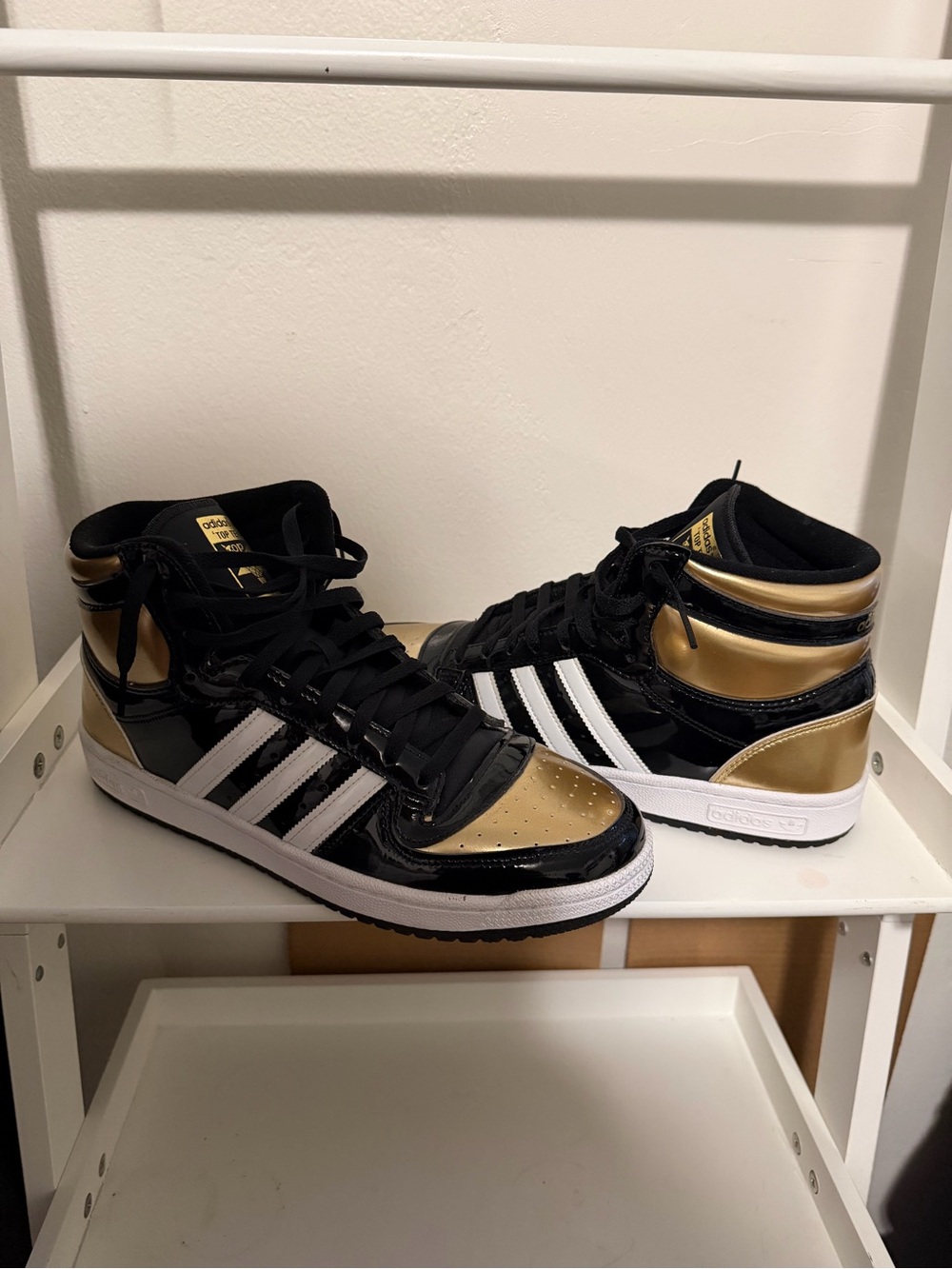 adidas Men’s High-Top Sneakers in Black, Gold and White 10.5 - Picture 5 of 6